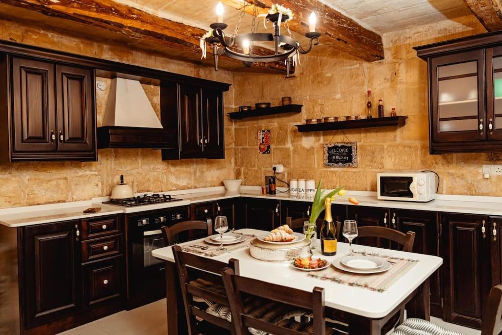 Enchanting 2Bdr Townhouse In Valletta Centre! ภายนอก รูปภาพ